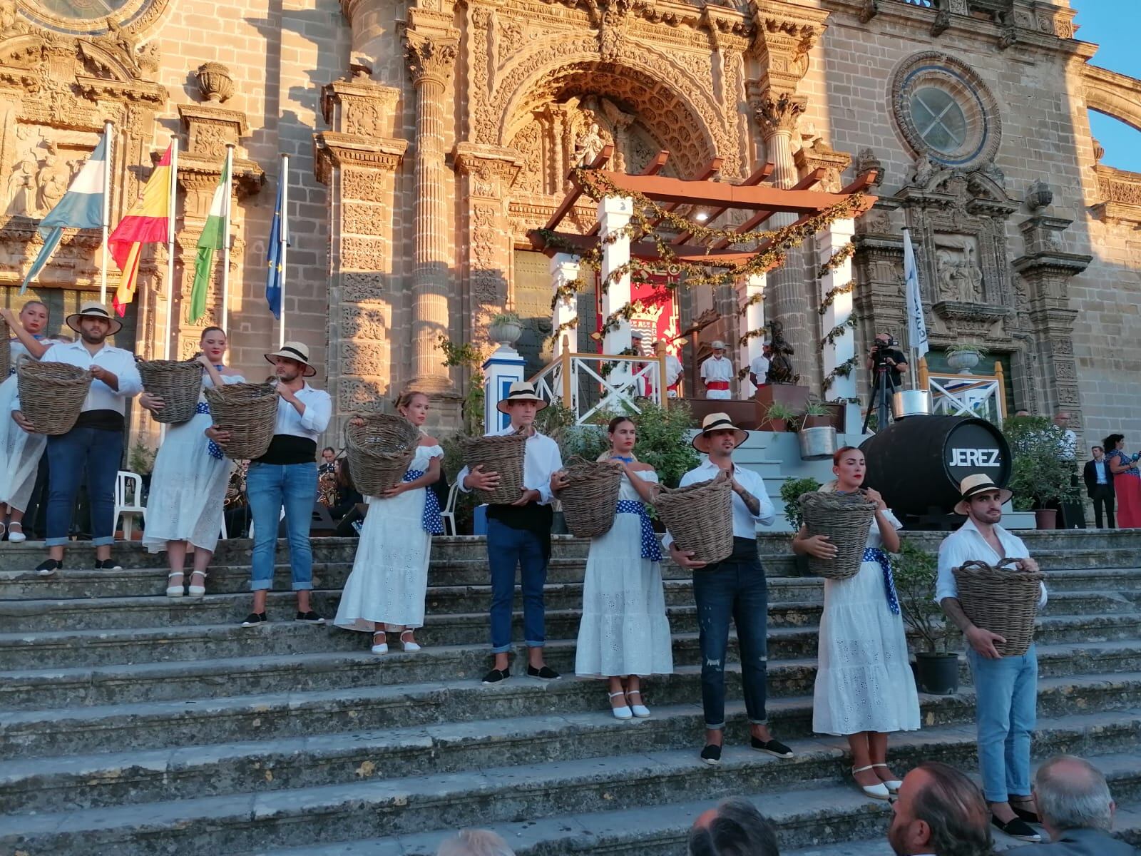 Pisa de la Uva en el reducto de la Catedral de Jerez