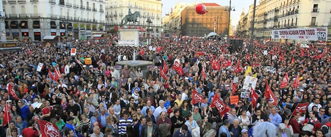 La marcha, que recorrió el centro de Madrid para terminar en Sol, estuvo encabezada por los secretarios generales de UGT y de CC.OO, Cándido Méndez e Ignacio Fernández Toxo.