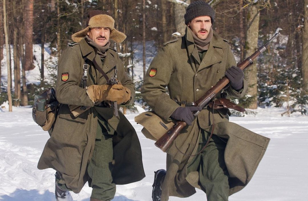 Los actores Carmelo Gómez y Juan Diego Botto en una escena de la película &#039;Silencio en la nieve&#039; dirigida por Gerardo Herrero y basada en la novela ‘El tiempo de los emperadores extraños’ del escritor asturiano Ignacio del Valle.