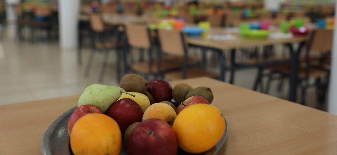 Los alimentos que quedaron en los colegios de Fuenlabrada tras el cierre por el COVID-19 se darán a ONG`S