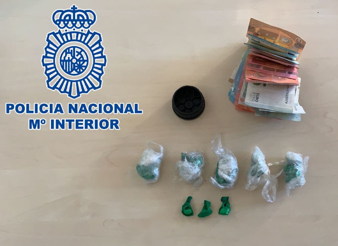 Droga intervenida por la Policía.