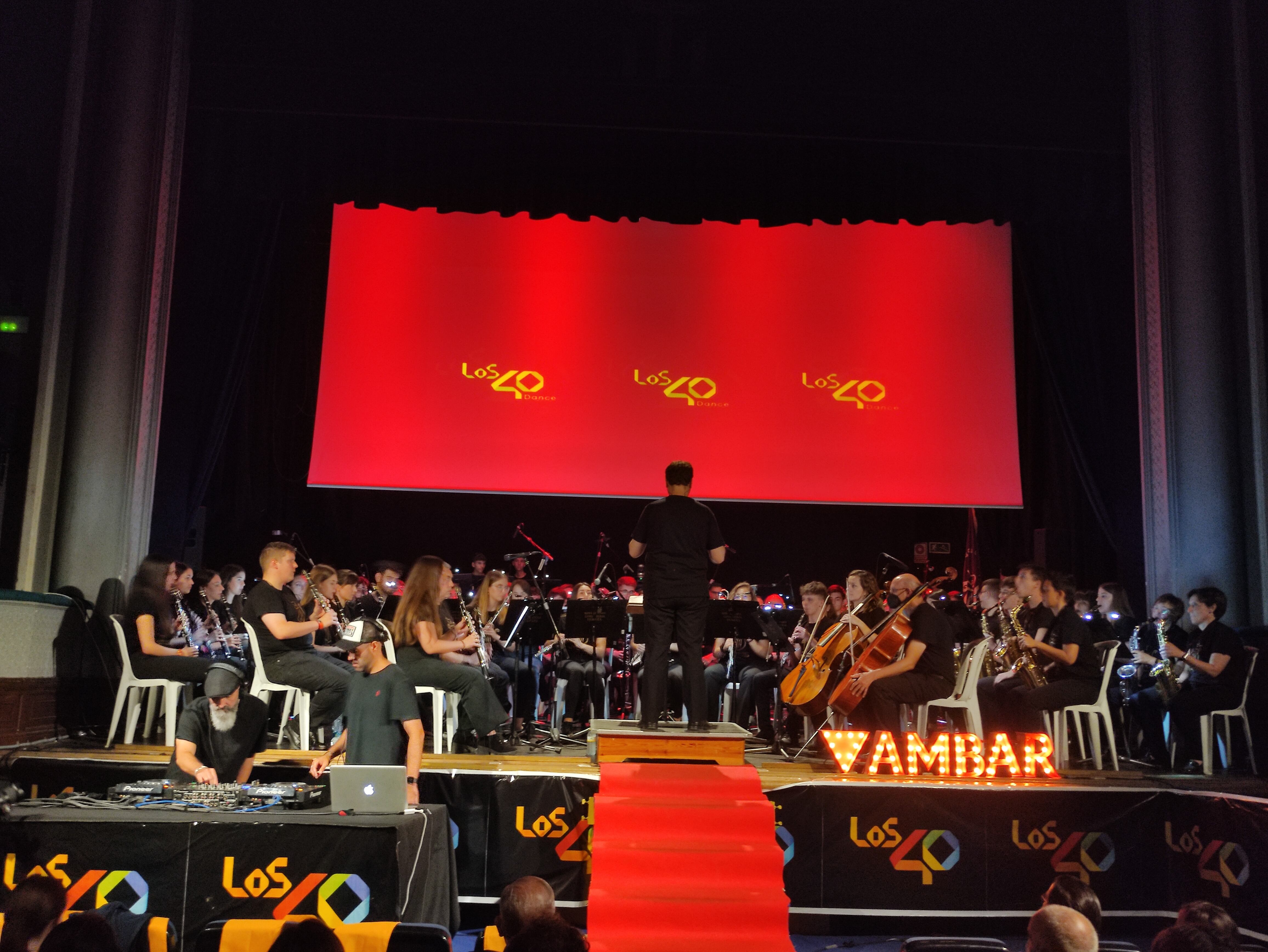 El teatro Marín se llenó para el estreno de “The Symphony que sorprendió a un público completamente entregado.