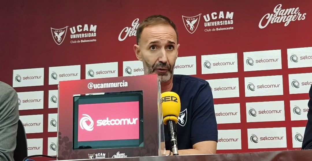 Sito Alonso en la sala de prensa del Palacio