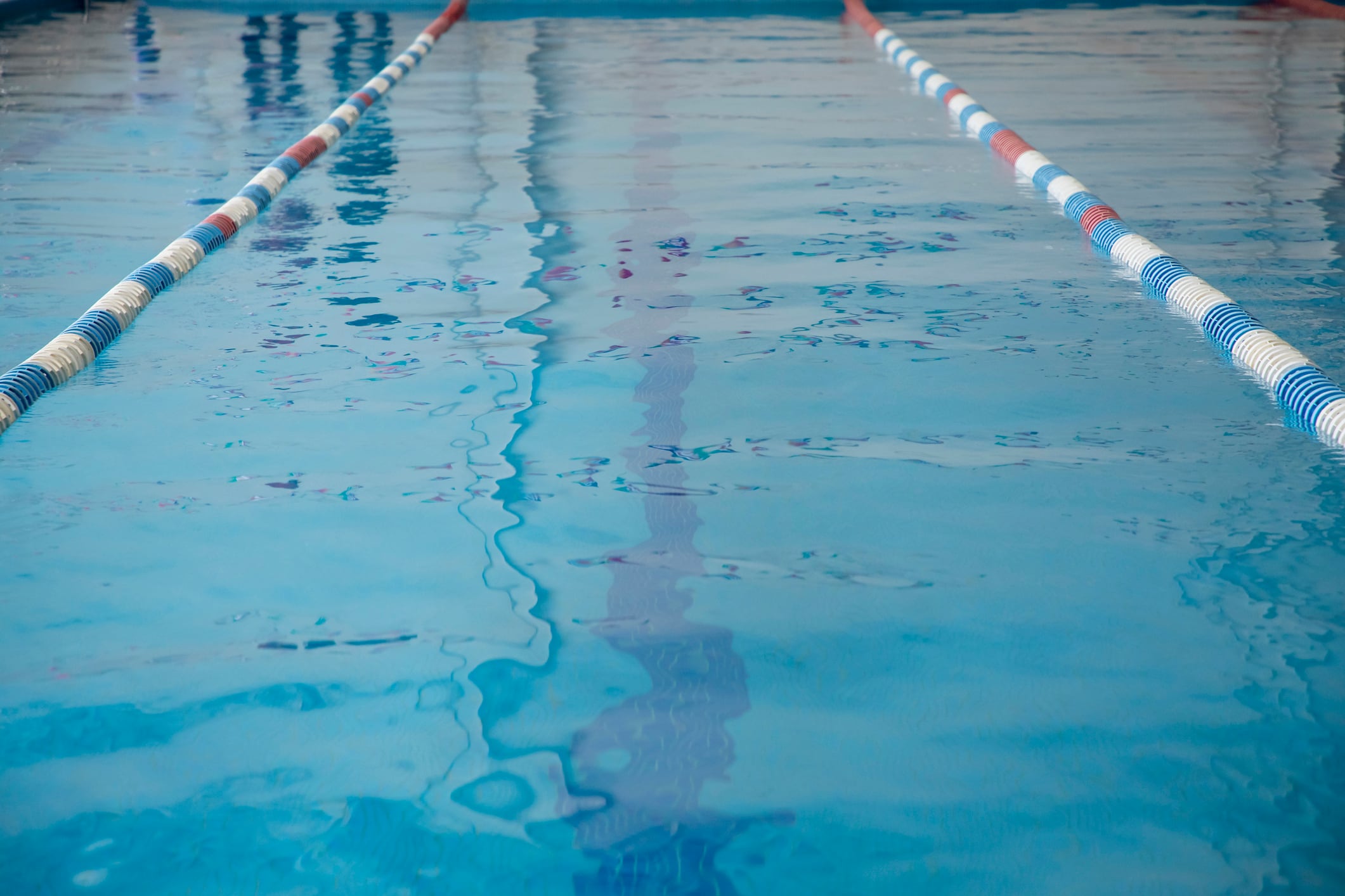 Una piscina en una imagen de archivo.