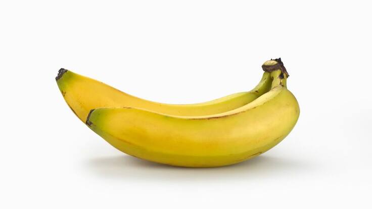 Crean unas zapatillas para humoristas hechas de piel de plátano