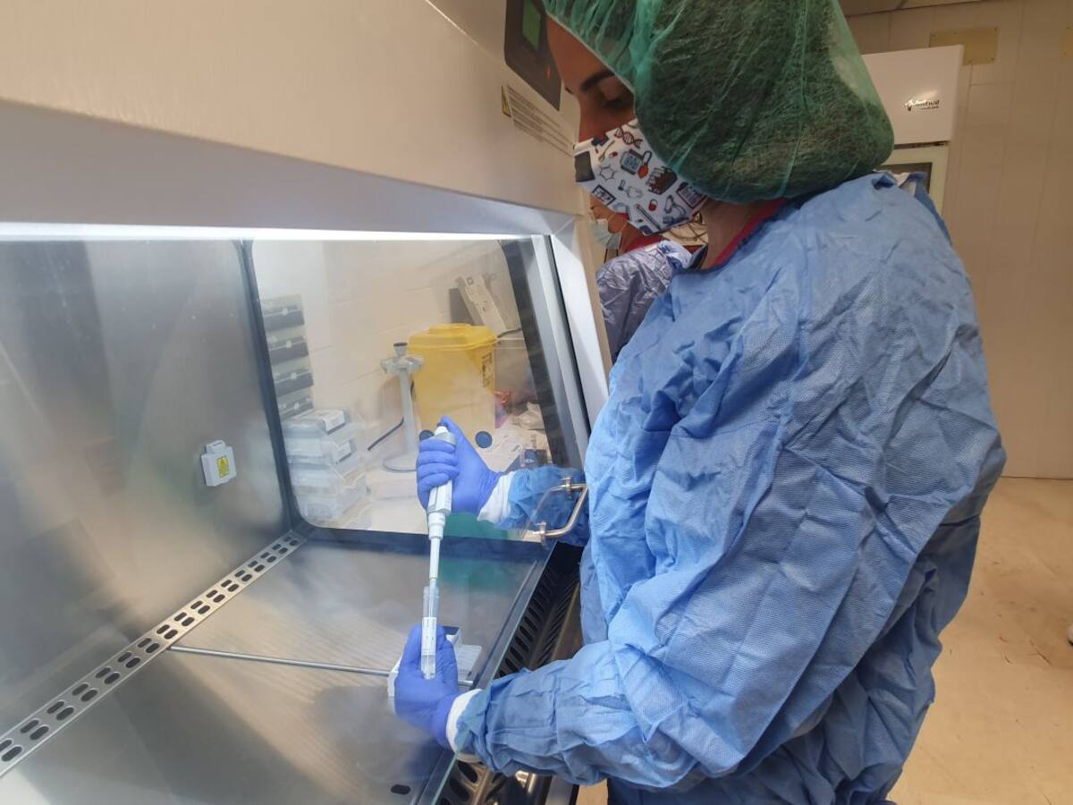 Aumentan los profesionales sanitarios contagiados en un día con 125 positivos más en las Pitiusas