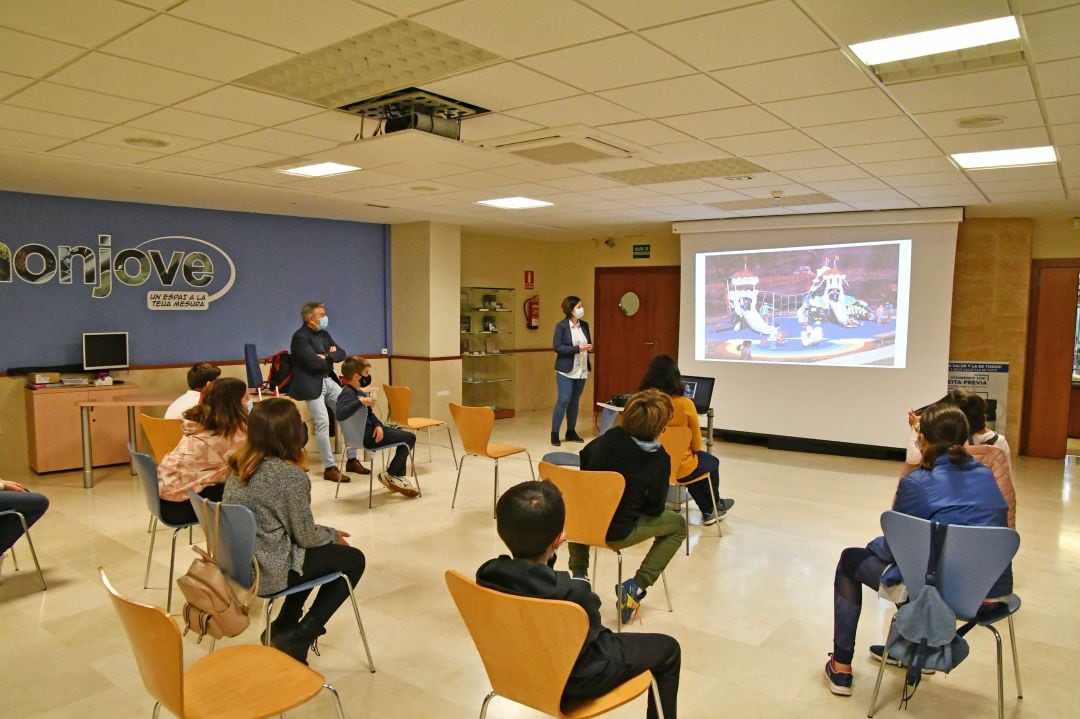 Presentación de las reformas integrales de los parques de Thiviers y Freginal al Consell de Infancia.