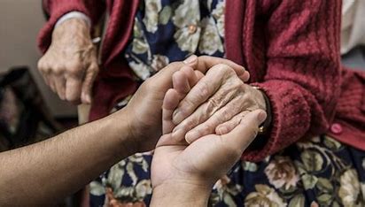 Ayuda a domicilio a personas dependientes