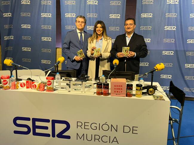 Presentación de la Guía de Semana Santa de Murcia en 'Hora Cofrade'