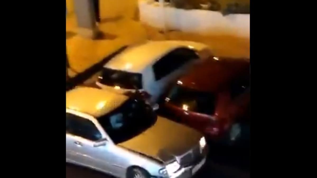 Detienen a un individuo que atropelló a la conductora de un coche con el que había colisionado, y se dio a la fuga