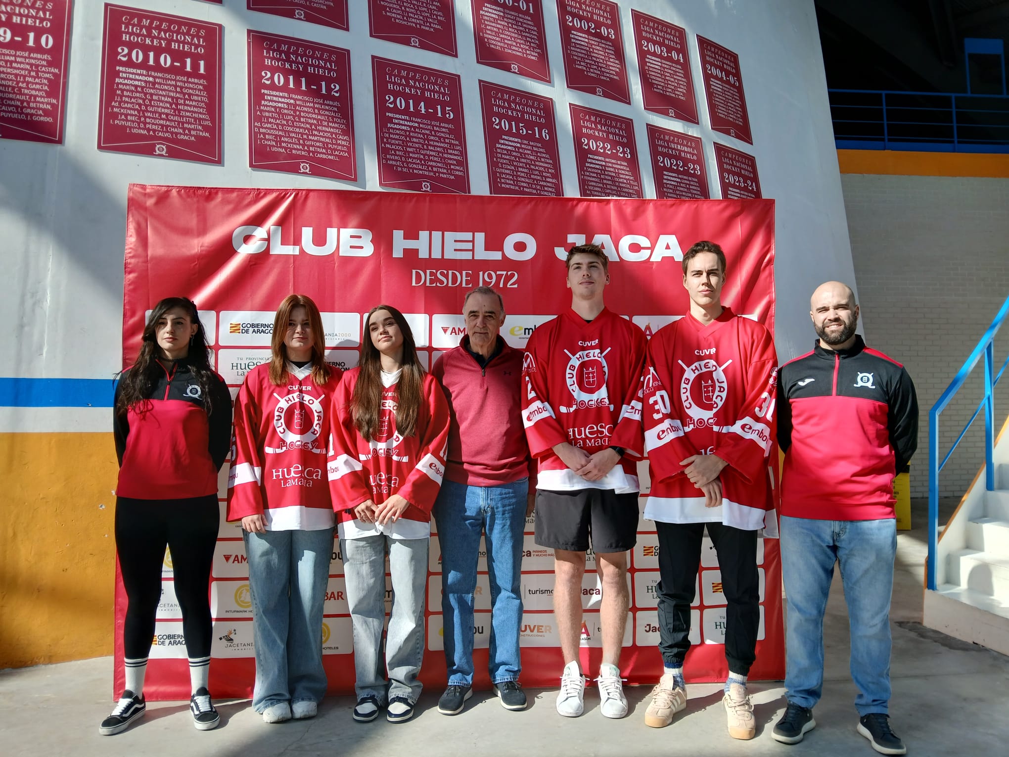 El Club Hielo Jaca se refuerza con cinco jugadores extranjeros, tres en el equipo senior masculino y dos en el femenino