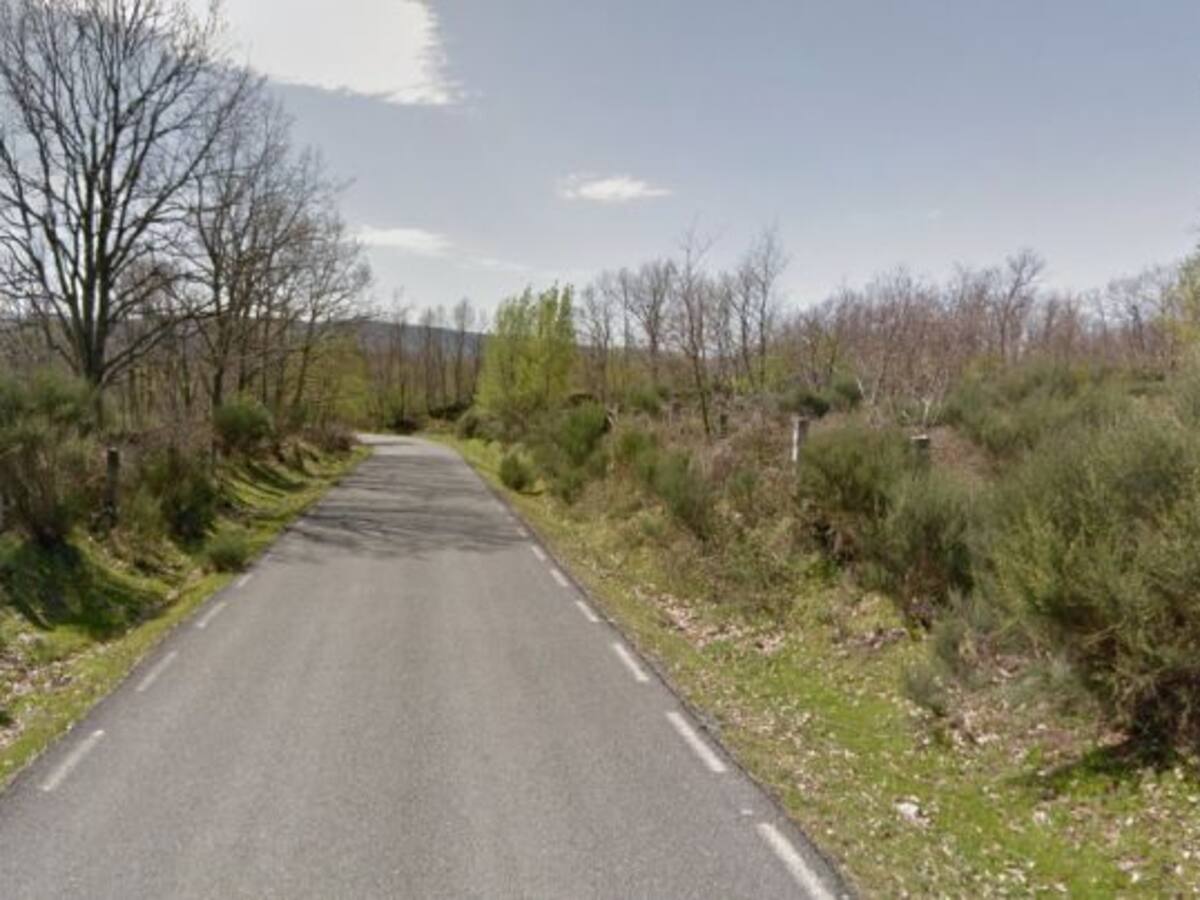 Un motorista, herido grave tras caerse en Aldeacipreste