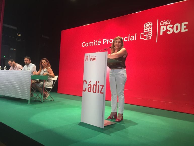 La secretaria provincial del PSOE, Irene García, durante su intervención en el comité de Tarifa