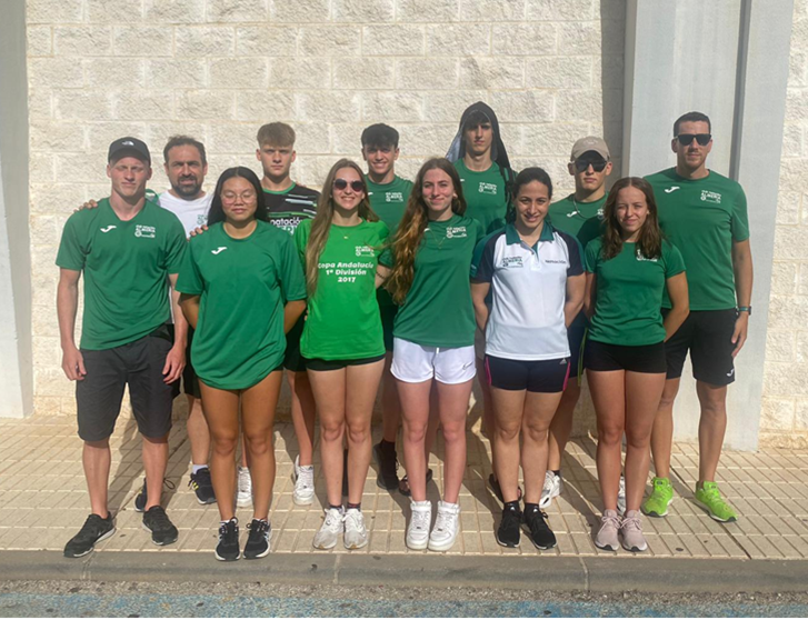 Los nadadores almerienses en el torneo andaluz.