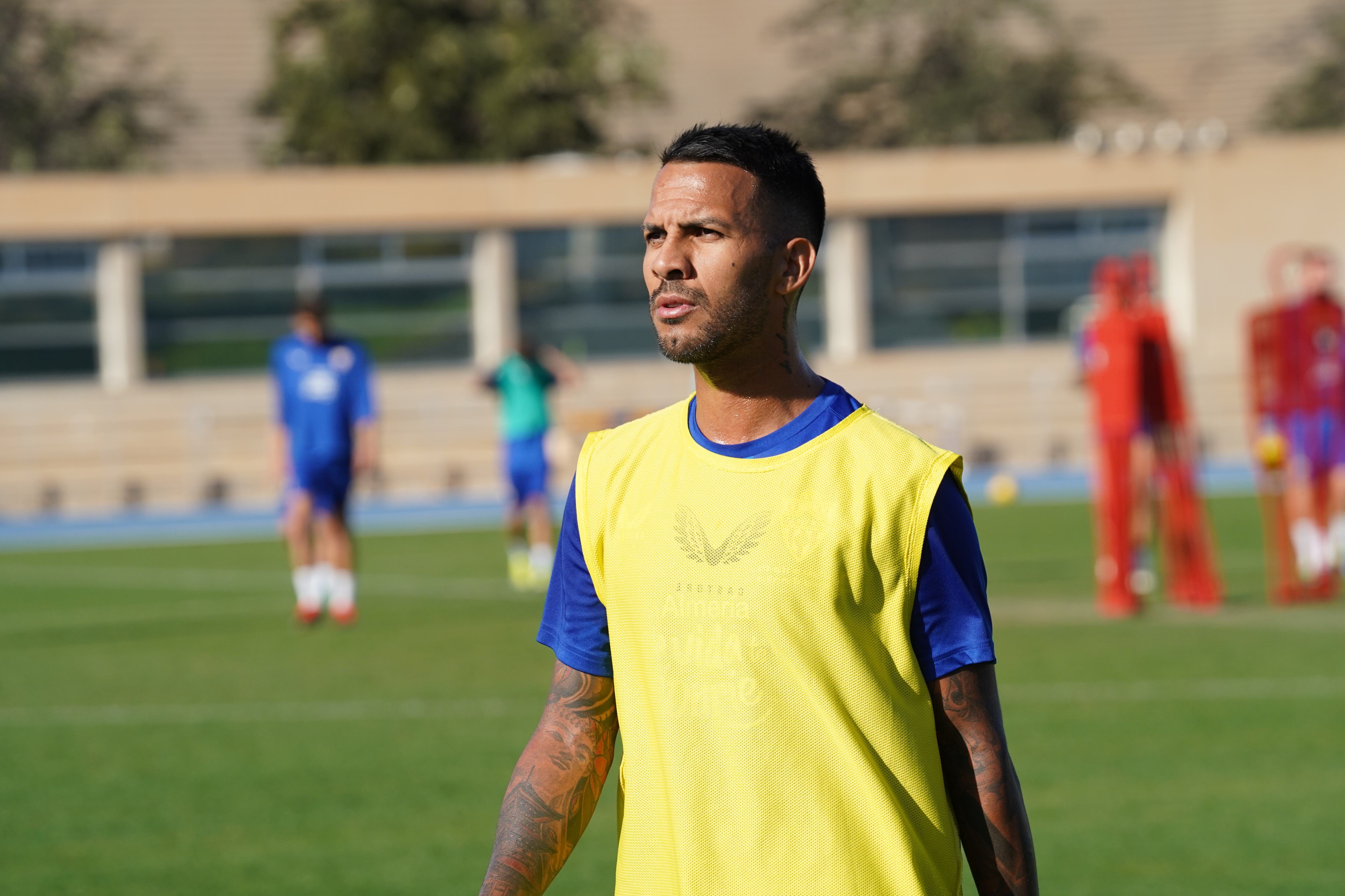 Jonathan Viera está listo para su estreno el lunes contra el Athletic Club.