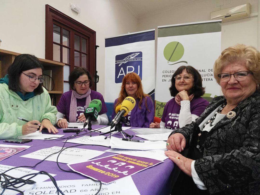 Representantes de la Marea Violeta, La Faraona y la Marea de Pensionistas de Jerez