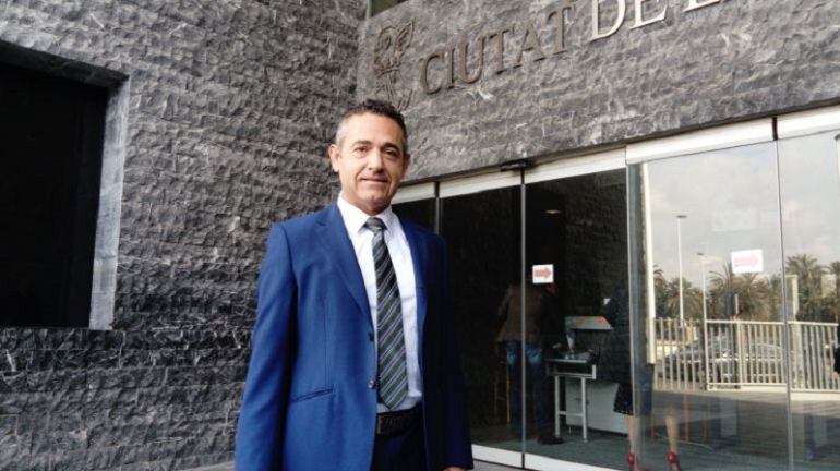 El actual presidente del Elche, Diego García, a las puertas de los Juzgados