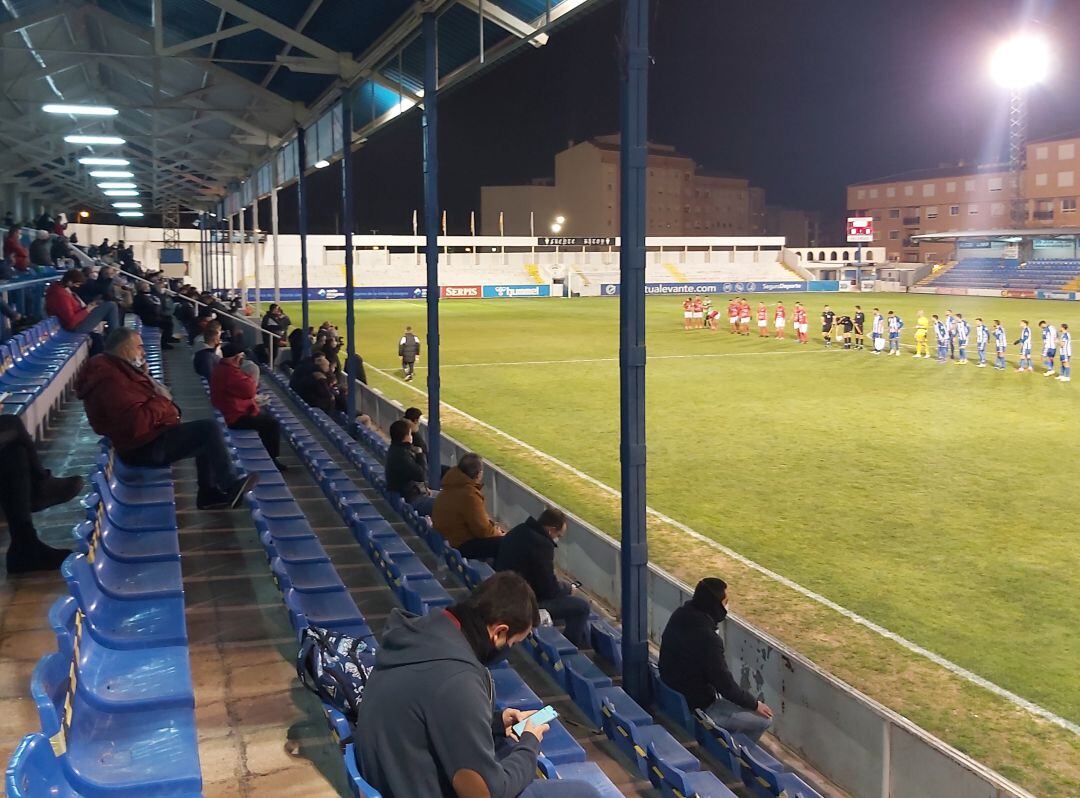 El Alcoyano se ha clasificado a la segunda ronda de la Copa del Rey ante el Laredo y con el apoyo de 150 aficionados.