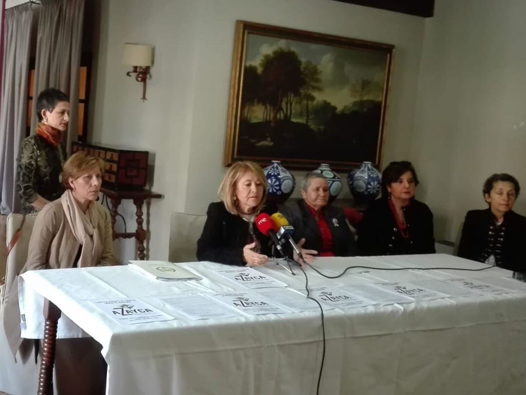 Pilar de la Higuera durante la presentación deAZAYCA