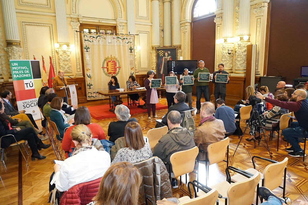 Acto con motivo del Día Internacional de la Salud Mental con la participación de varios enfermos mentales