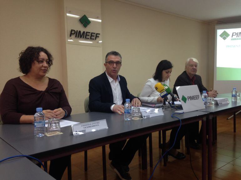 Responsables de PIMEEF en una imagen de archivo