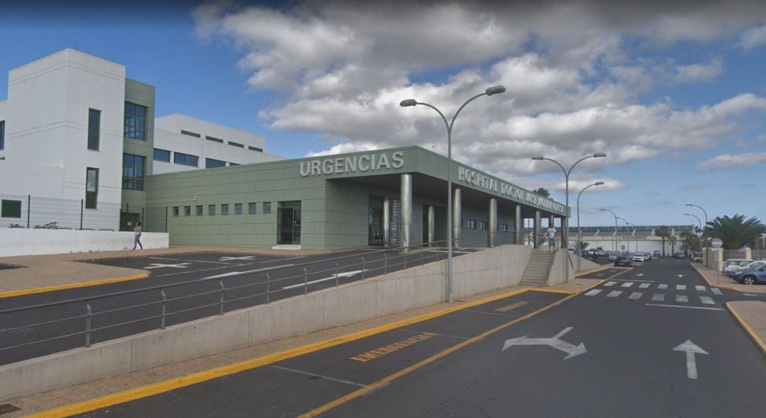 Accesos a Urgencias del hospital Doctor José Molina Orosa, en Arrecife.