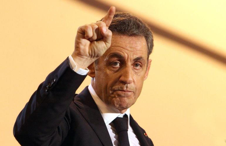 Sarkozy, candidato a la presidencia de UMP.