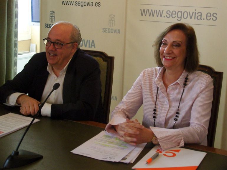 Alfonso Reguera, portavoz del Grupo Municipal PSOE y María José Garcia Orejana, portavoz de C´s.