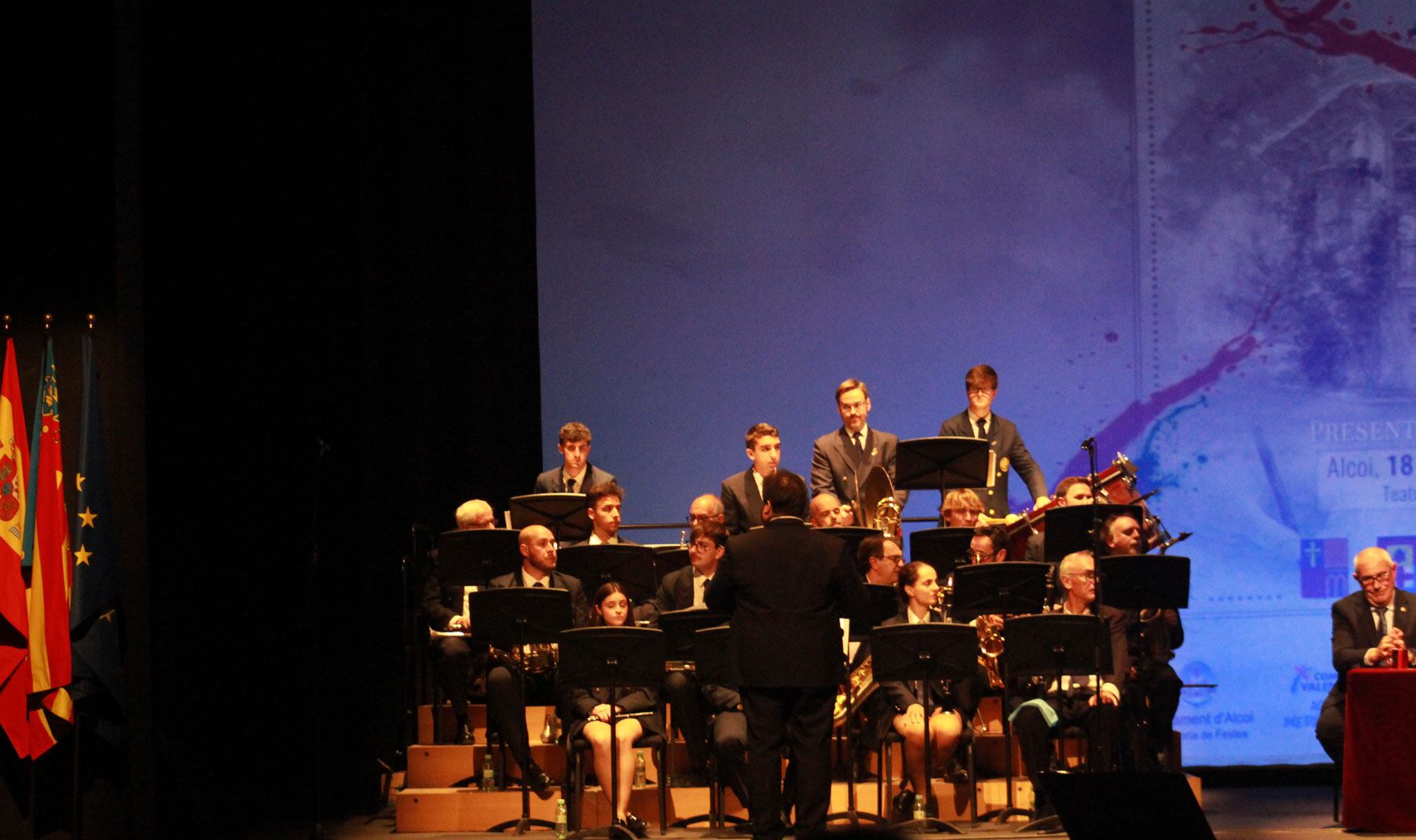 Músico de la Societat Musical Nova d'Alcoi se han encargado de interpretar diferentes composiciones festeras