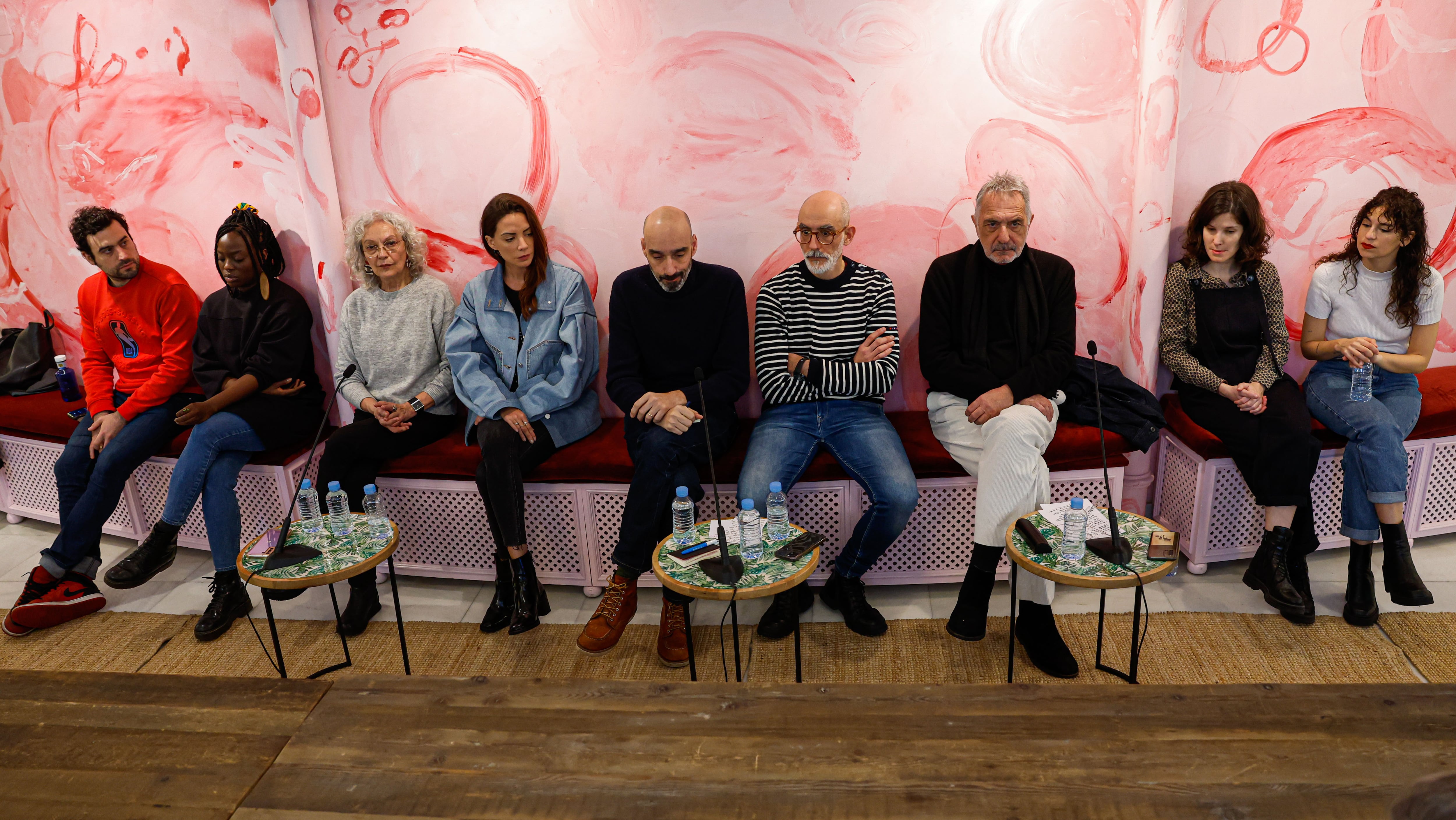 El director del Teatre Lliure , Juan Carlos Martel (c), durante la presentación de &quot;Yerma&quot; en el Teatro María Guerrero de Madrid. Acompañado del director del CDN, Alfredo Sanzol (4d) y del director de escena, Frédéric Amat (3d), y con Joan Amargós, María Hervás, David Menéndez, Bàrbara Mestanza. EFE/ J.J.Guillen