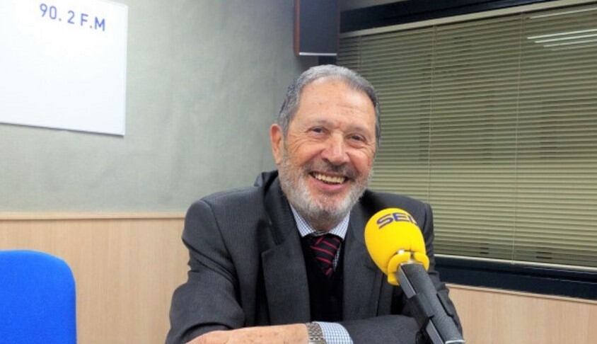 Paco Sogorb, en el estudio de Radio Elda SER