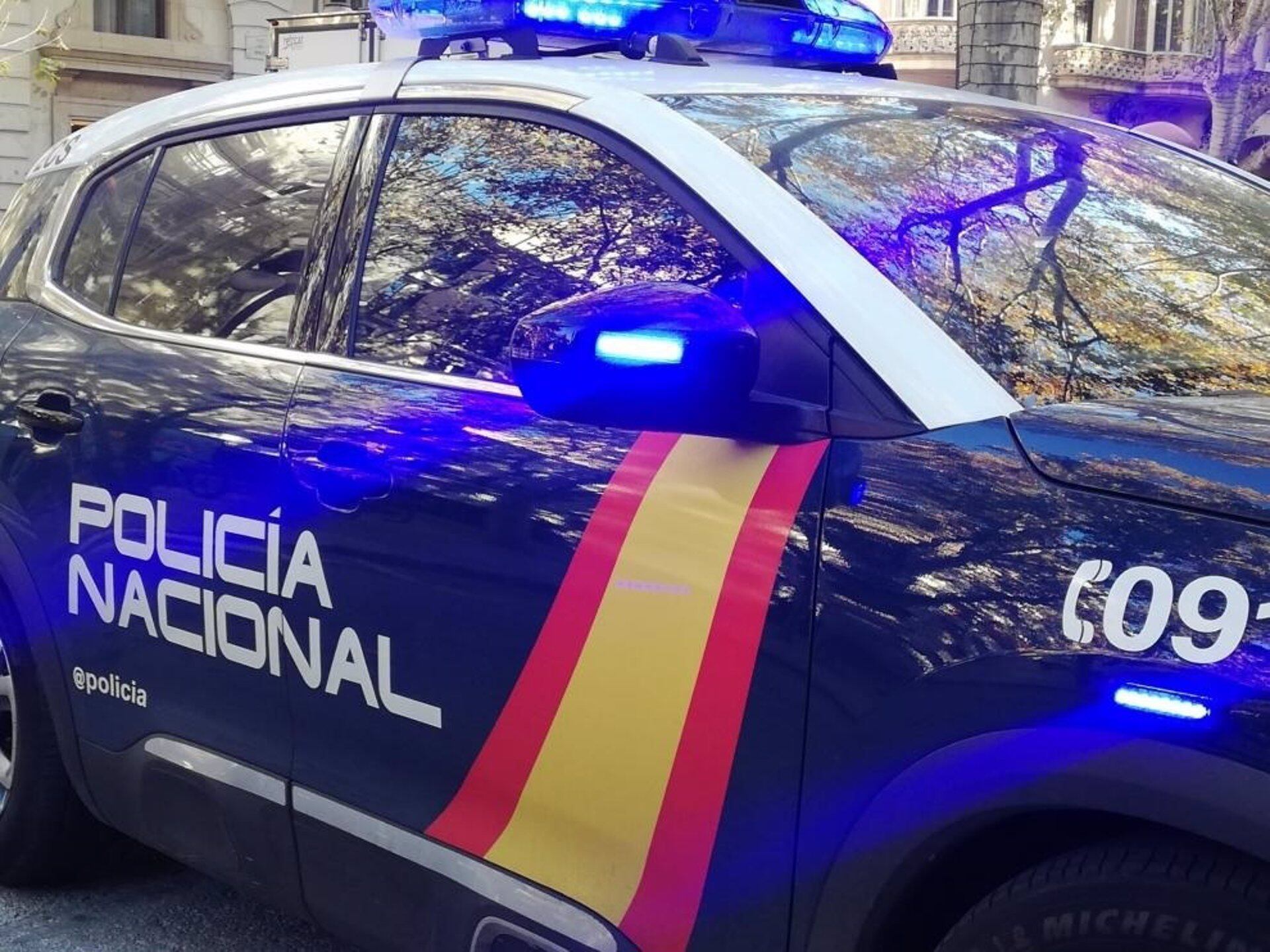 Un vehículo de Policía Nacional.