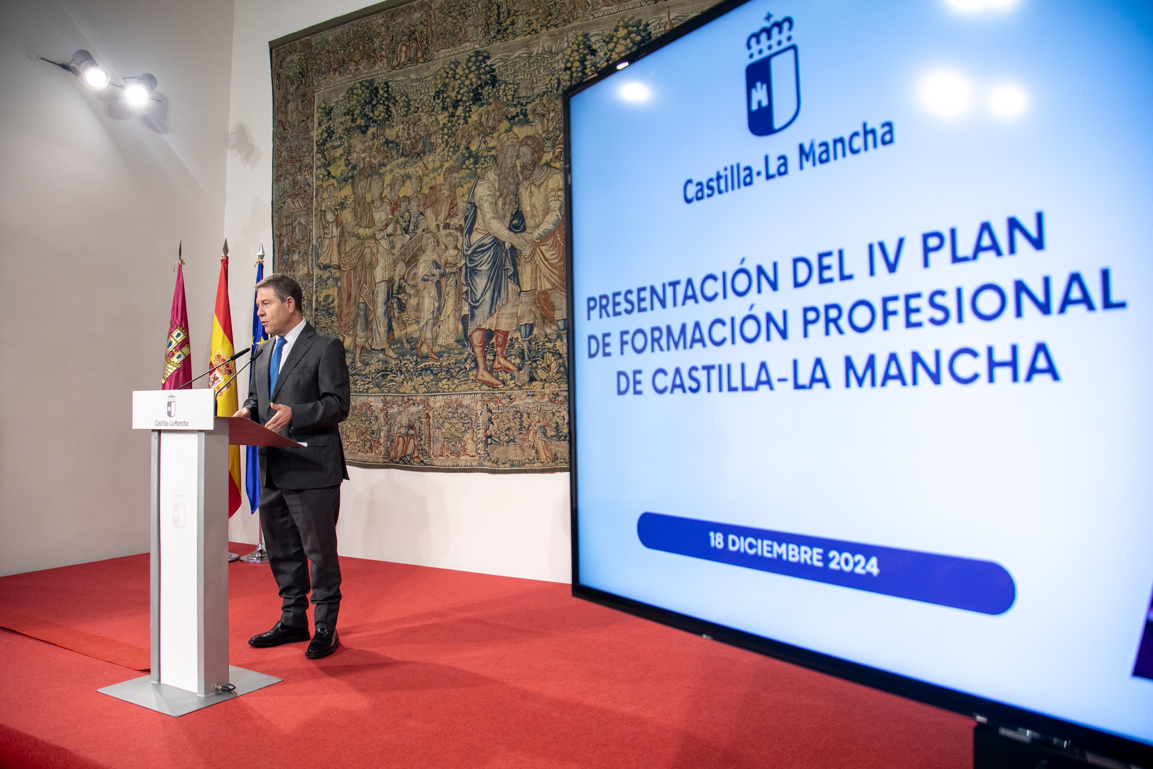 El presidente autonómico, Emiliano García-Page, presenta el IV Plan de Formación Profesional de Castilla-La Mancha. En el Palacio de Fuensalida, sede de la Presidencia regional.