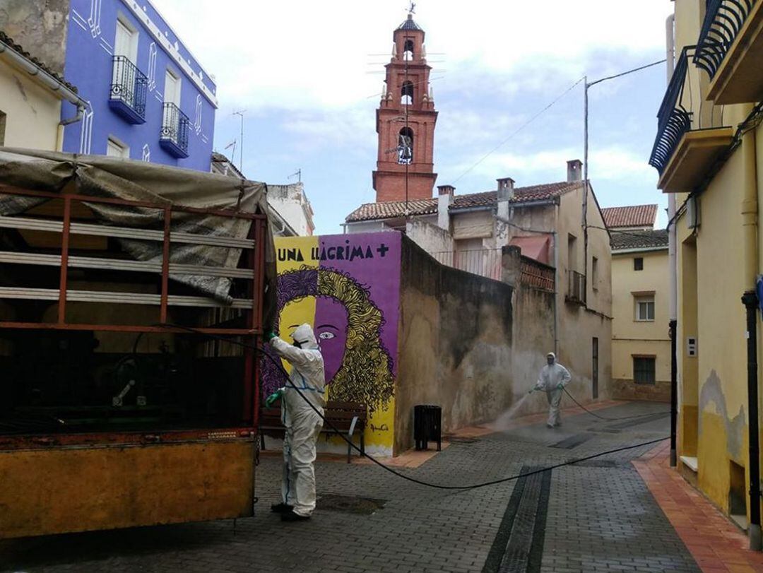 Trabajos de desinfección del municipio de Beniarjó