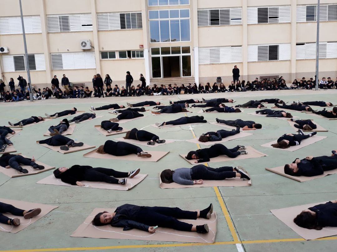 Performance contra la violencia de género en Calvià 