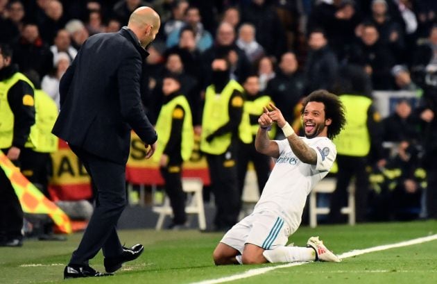 Marcelo celebra su gol con Zidane.