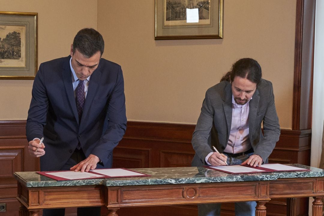 Firma del preacuerdo entre PSOE y Podemos tras el 10-N. 