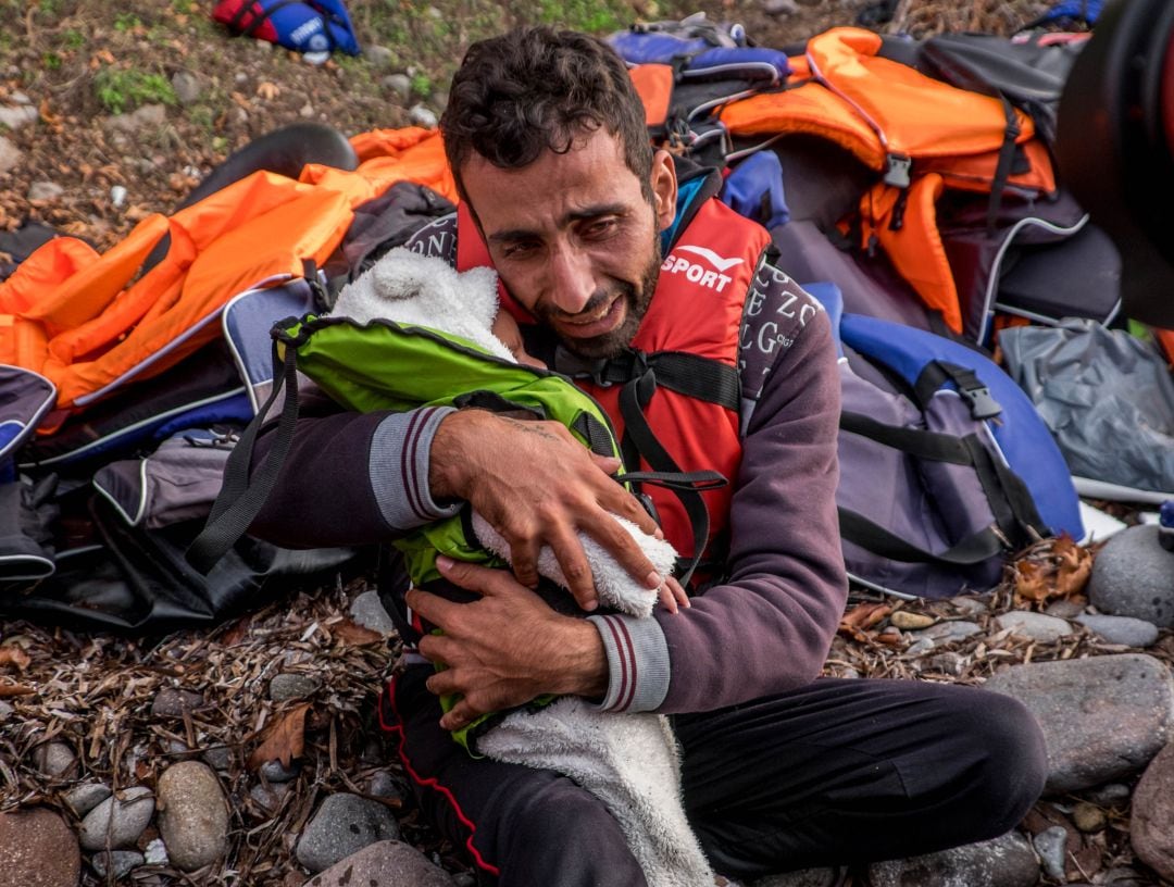 Fotografía de Javier Bauluz que forma parte de la muestra &quot;Buscando refugio para mis hijos&quot;