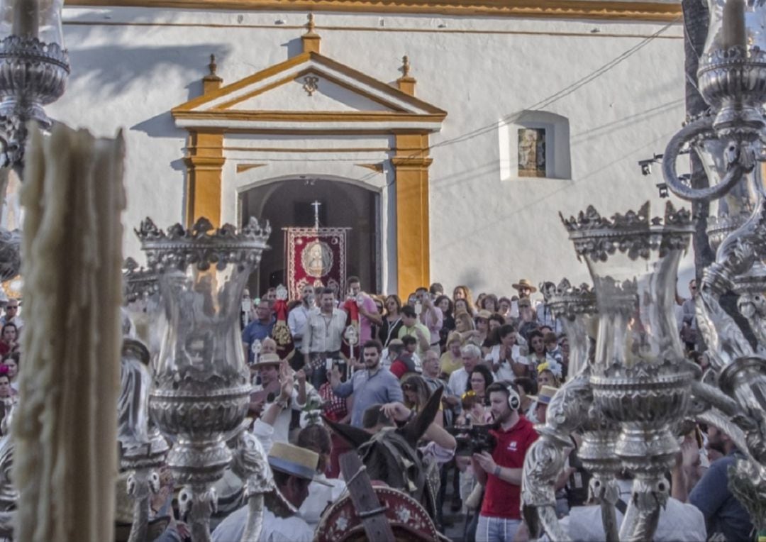 Cartel del concurso fotográfico convocado este año por la Hermandad del Rocío de Villamanrique pese a no haber Romería