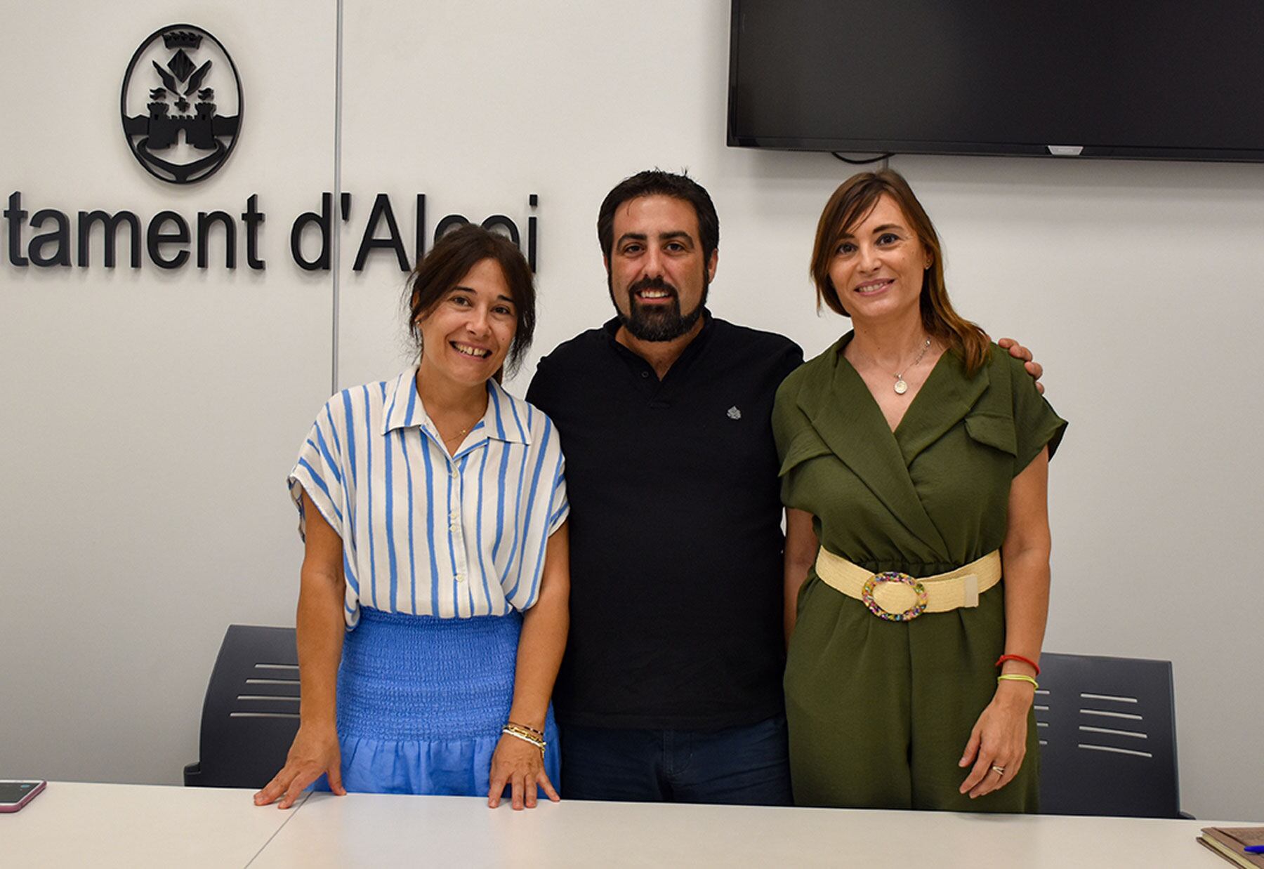 Lorena Zamorano y los componentes del Grup Scout Brownsea Dani Cabrera y Nuria Llorens