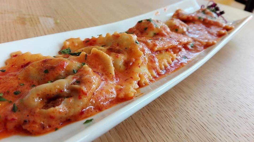 Ravioli de carrillada con la salsa del chef