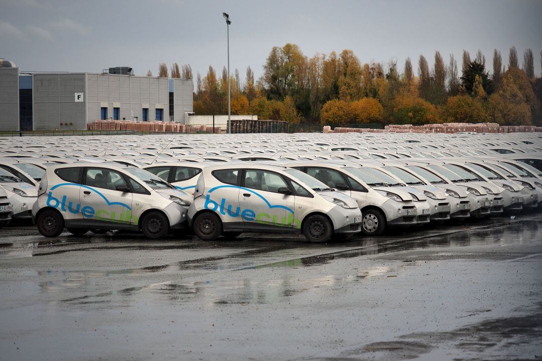 Coches de &#039;carsharin&#039; aparcados. 