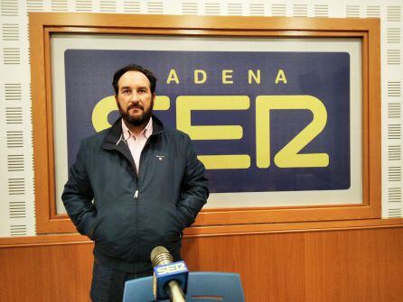 Miguel Molina en el estudio de Radio Córdoba Cadena SER