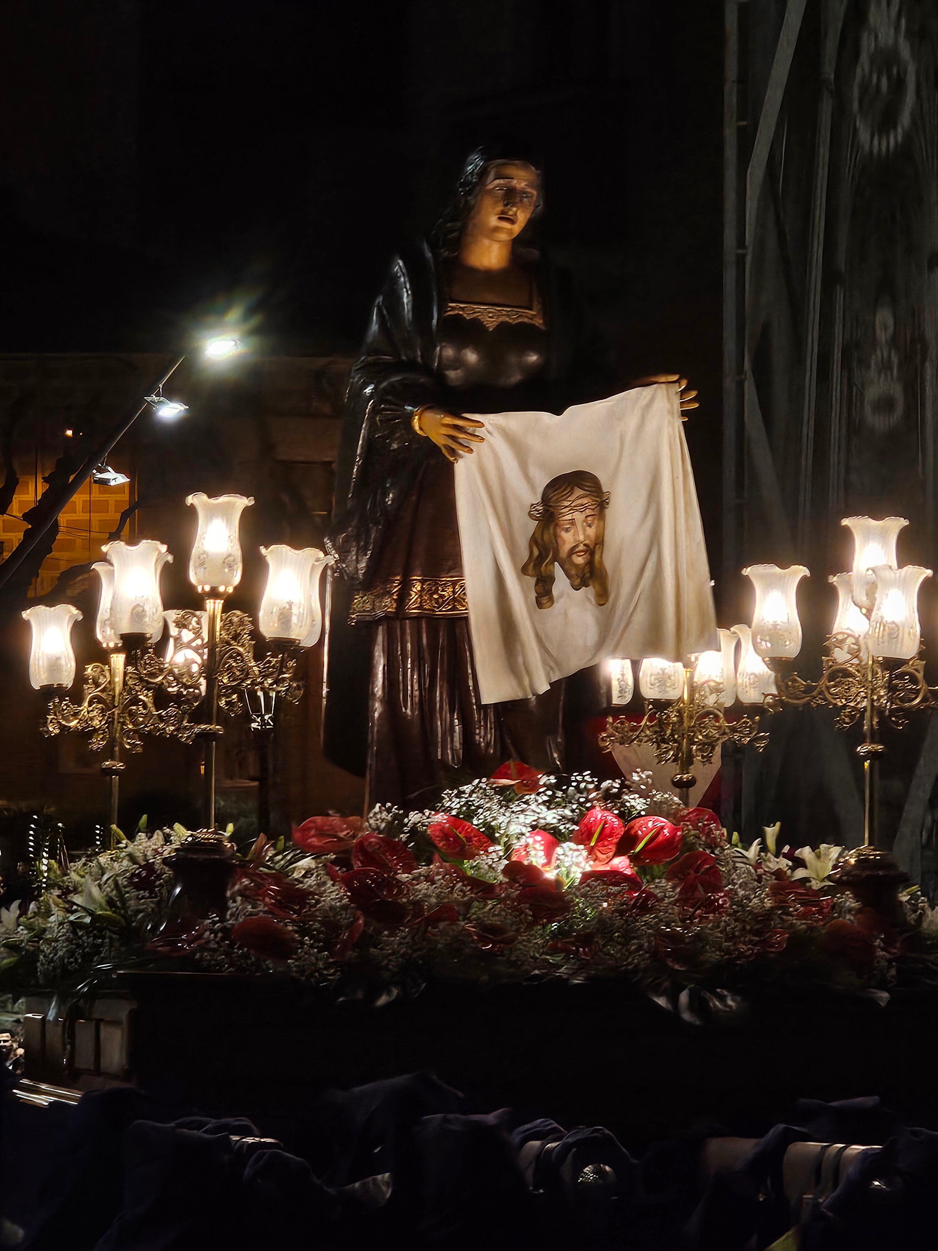 Barbastro vive con solemnidad el Santo Encuentro en la noche del Miércoles Santo
