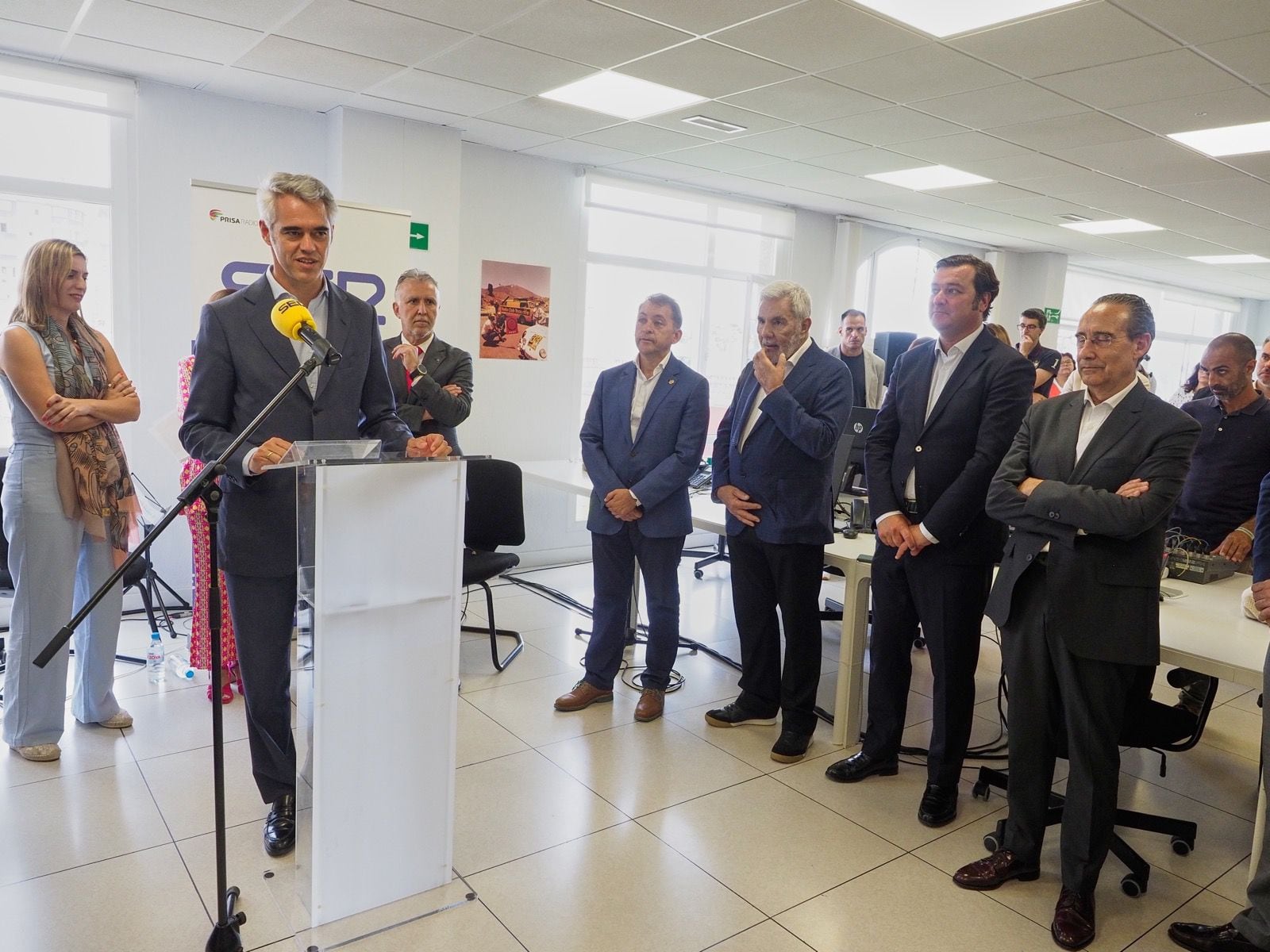 El director general de La SER, Ignacio Soto, toma la palabra durante el acto de inauguración de la nueva sede de Radio Club Tenerife