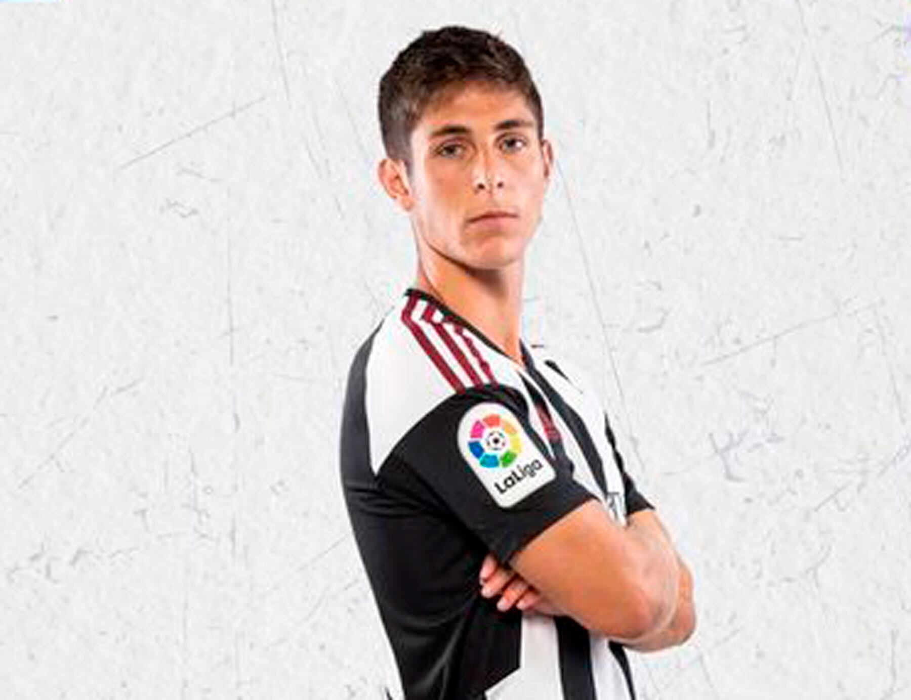 Farru es un joven defensa central izquierdo que procede del Cartagena. Foto: Facebook CD Alcoyano SAD