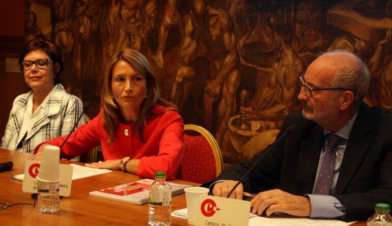 La directora de l'estudi en la seva presentació a la Cambra de Comerç de Girona.