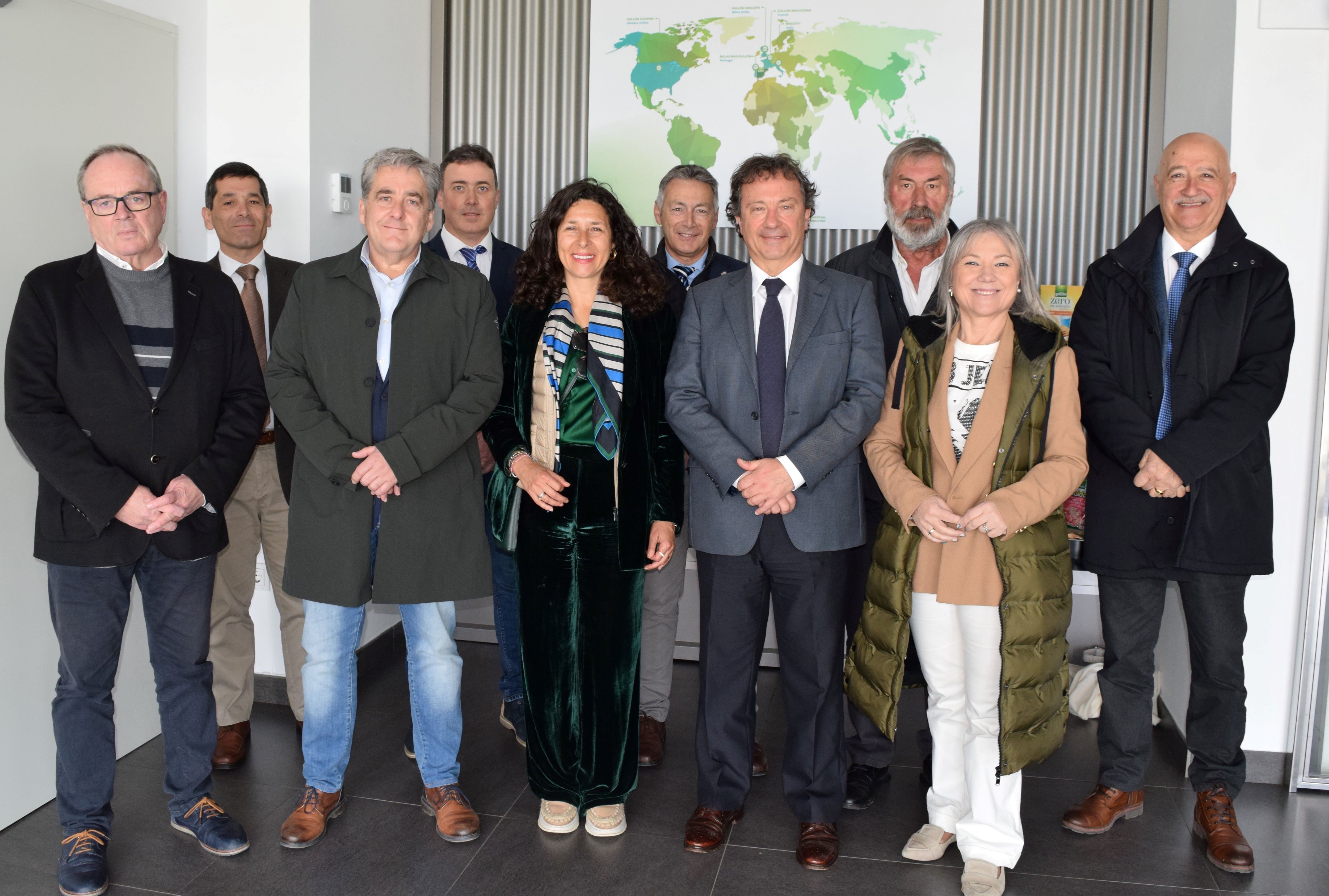 Galletas Gullón recibe la visita del consejero de Desarrollo Rural de Cantabria