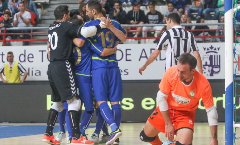 Los jugadores del Inter celebran un gol