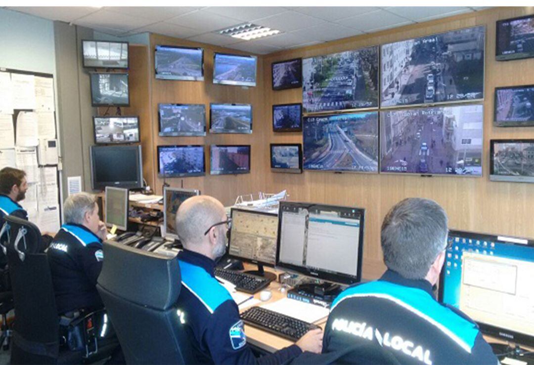 Sala de cámaras de la Policía Local de Pontevedra